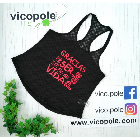 Playera fit negra.